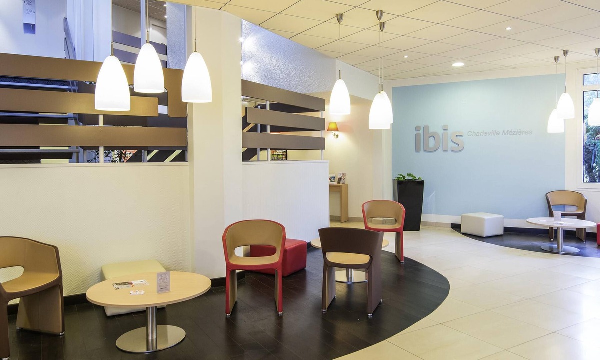Villers-Semeuse Hotel | ibis Charleville-Mezières