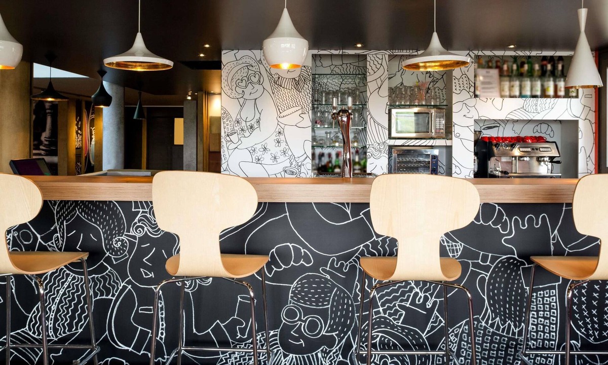 Lescar Hotel | ibis Pau Lescar