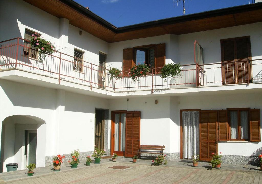 Villar San Costanzo Bed & Breakfast | Il Barucin