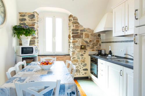 Santo Stefano al Mare House | Il Convento sul Mare by Le Case di Tati
