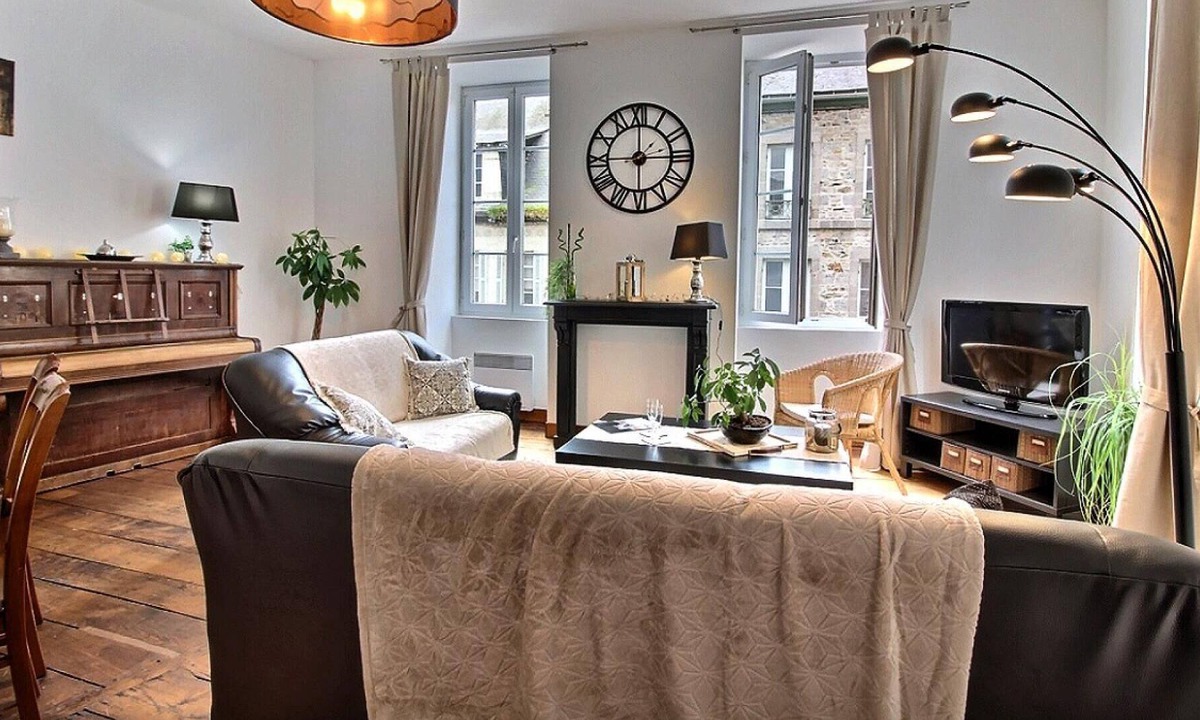 Lamballe Apartment | IN THE HEART of the CITY 15 mins from LITTORAL BRETON beaches, hiking, golf, spa, stud farm