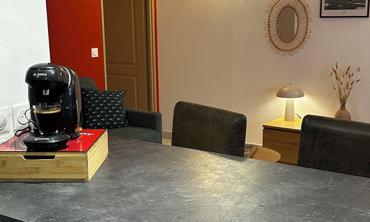 Verdun Apartment | In the heart of Verdun's historic center, comfortable apartment at the Résidence