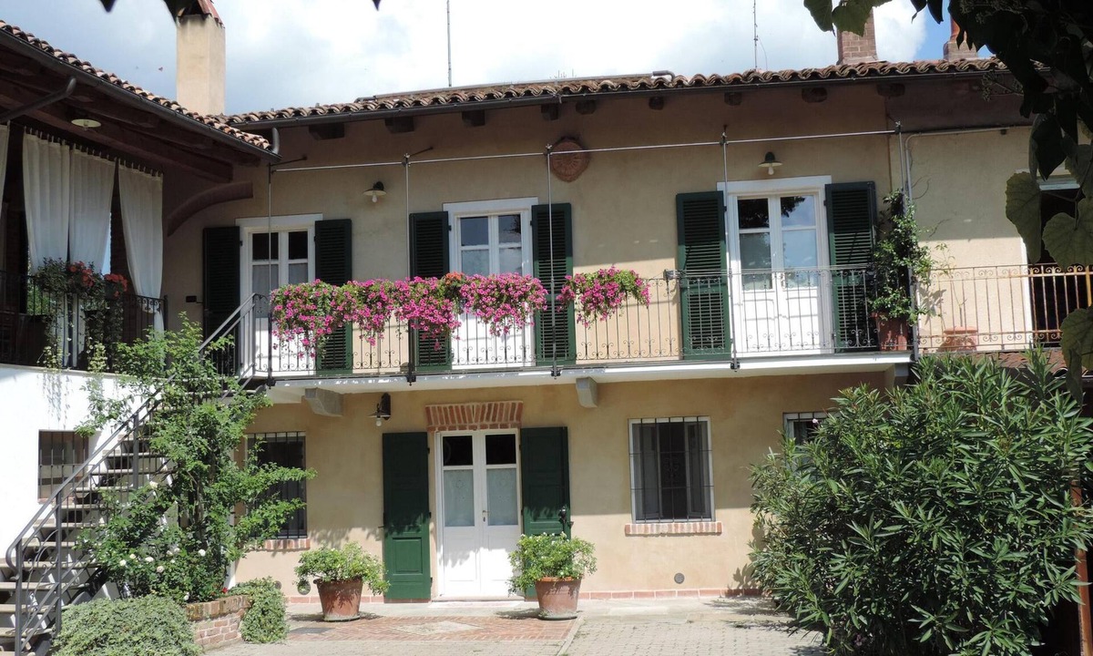 Cocconato Apartment | Isolated on hill, flat with private terrace among romanesque art,quiet,nature.