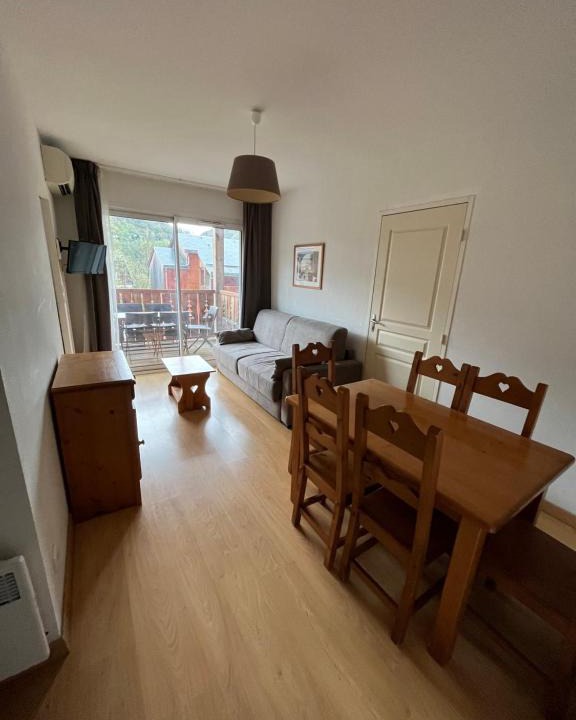 Ax-les-Thermes Apartment | Joli appartement climatisé avec terrasse