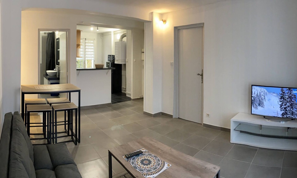 Faubourg Apartment | Joli T2 Climatis? Nimes Proche Gare et Centre Ville