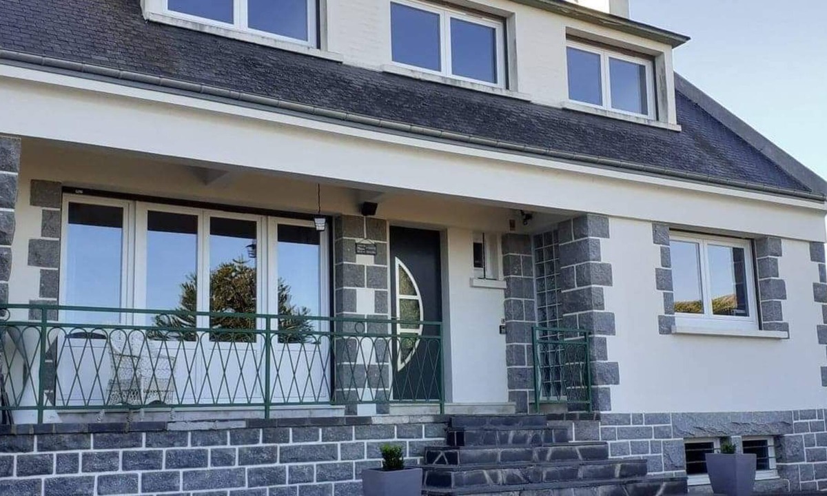 Le Haut-Corlay House | Jolie Maison Bretonne de Caractère Avec Spa Intérieur et Jardin Clos