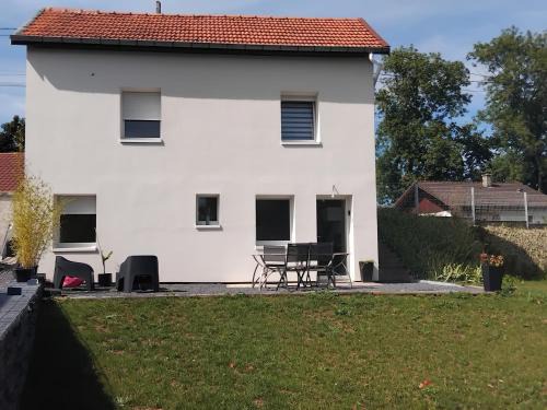 Neufchateau House | Kity House maison individuelle avec jardin