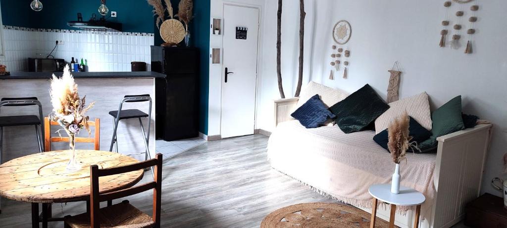 Tarbes Apartment | L'appartement 7 - Centre ville-parking-TV-Wifi