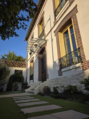 Saint-Florentin Bed & Breakfast | L'Armancine, chambres d'hôtes