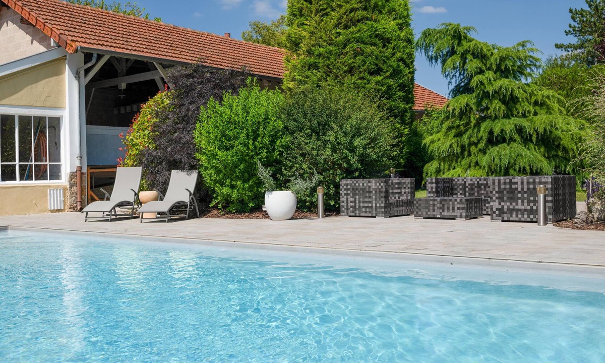 Saint-Hilaire-le-Petit House | L'artbanne Maison Hestia