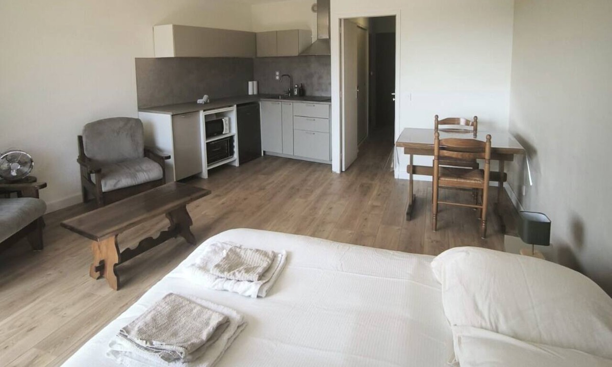 Embrun Apartment | L'Embrun des Cimes - Mountain View - 7-minute walk from the lake
