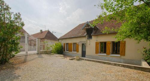 Saint-Parres-aux-Tertres House | L'epicéa