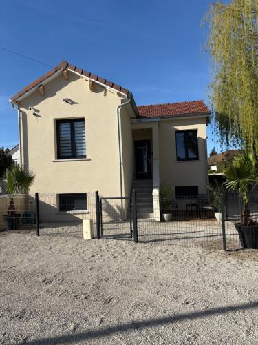 Saint-Dizier Apartment | L escale Bragarde -climatisé-