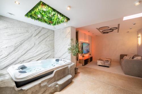Reims Apartment | L'Instant Spa détente - Jacuzzi privé intérieur