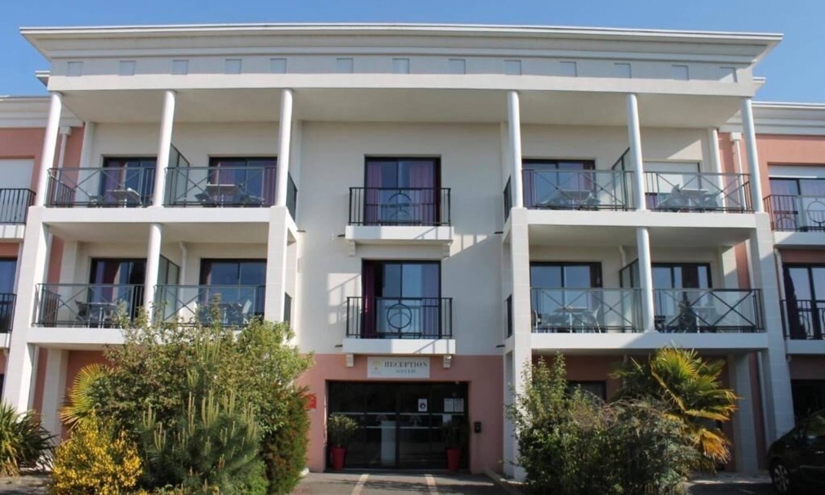 La Baule-Escoublac Hotel | La Baule Getaway | Pet-Allowed | 3.5 mi to Pornichet Beach & Promenade