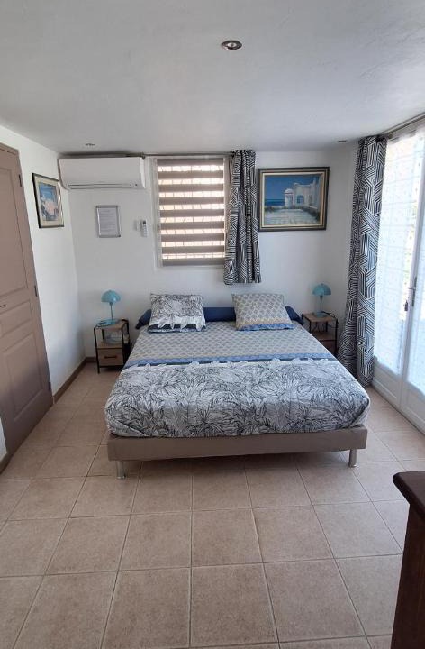 La Bouverie House | La Bouverie - Chambre indépendante avec piscine