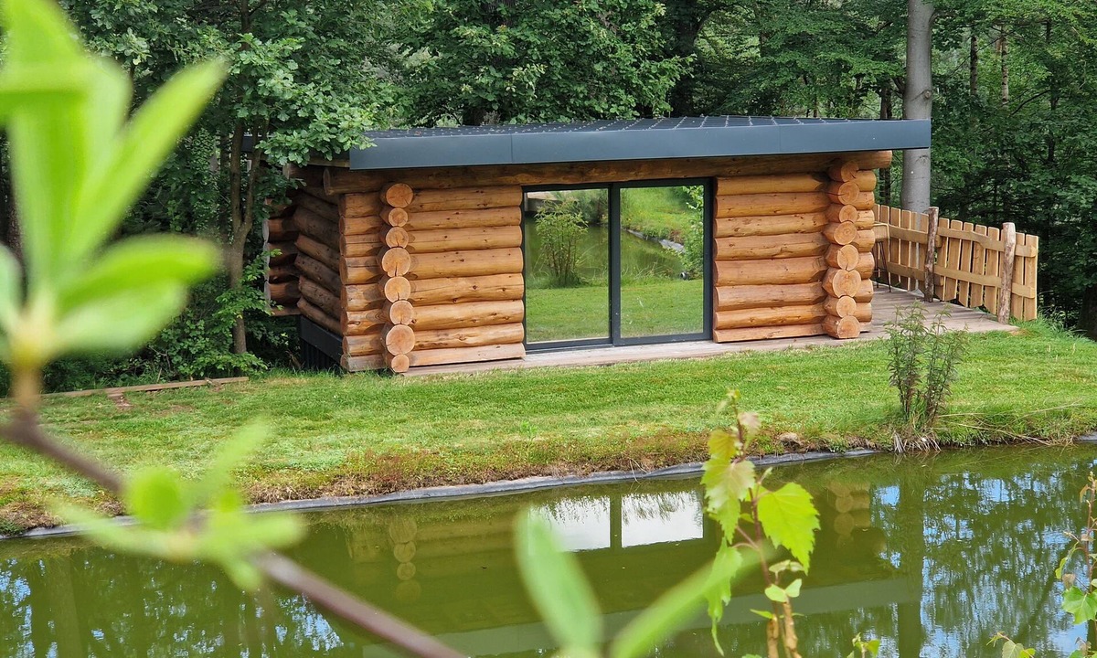Saint-Louis Cabin | La Cabane de l'Étang du Domaine de la Forestière