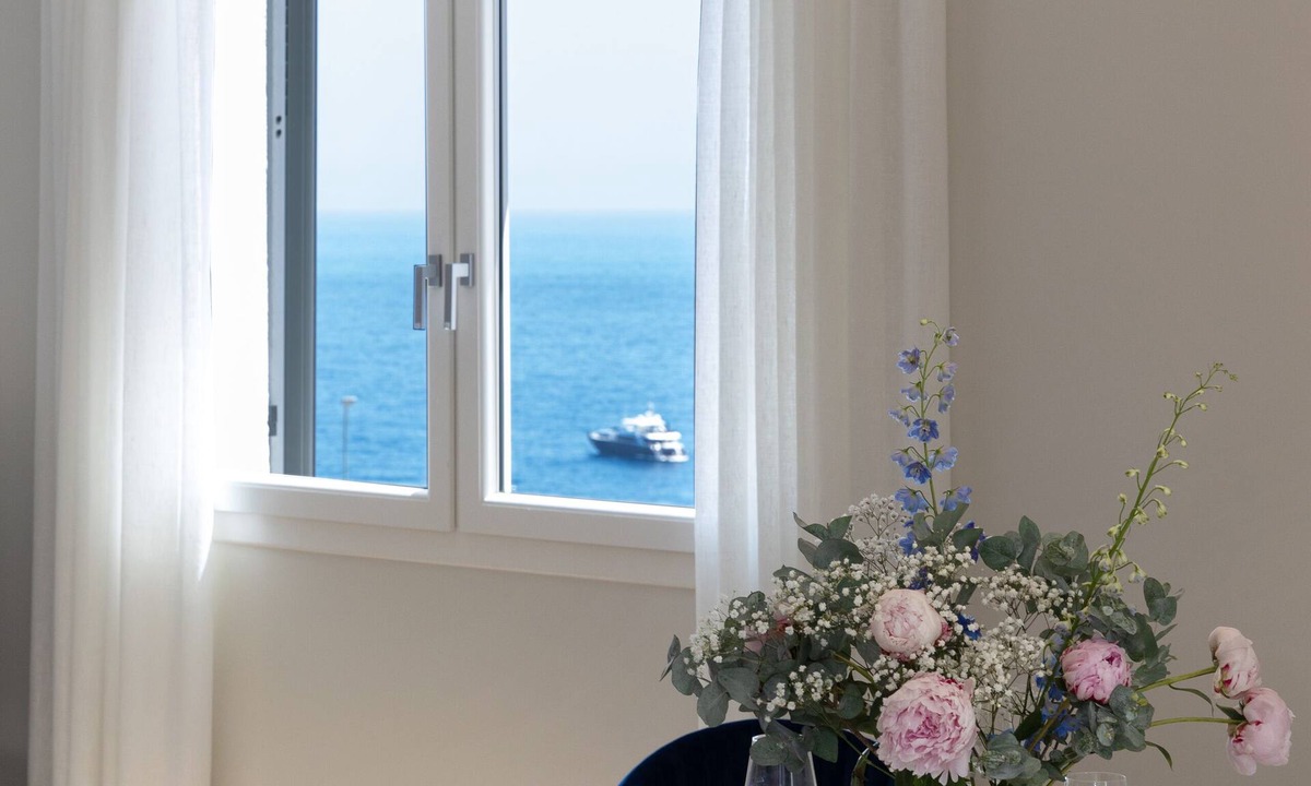 Roquebrune-Cap-Martin House | La Clubhouse, MonacoCountryClub