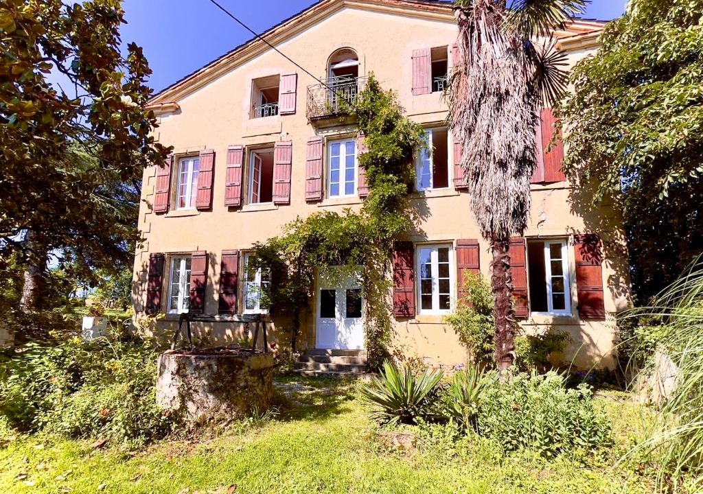 Caillavet Bed & Breakfast | La Demeure des Fleurs