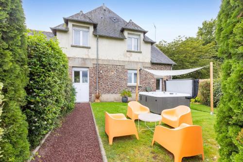 Paimpont House | La Fleur de Vie - Maison avec piscine et jacuzzi