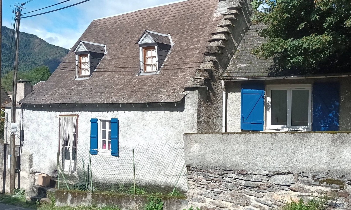 Argut-Dessous House | La maison Bleue in the heart of the Pyrenees - mountains, skiing & hiking galore