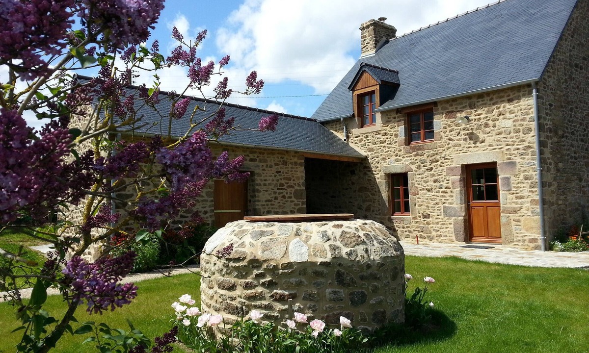 Roz-sur-Couesnon House | La Maison d'Antoinette – Enjoy the Beauty of the Bay!
