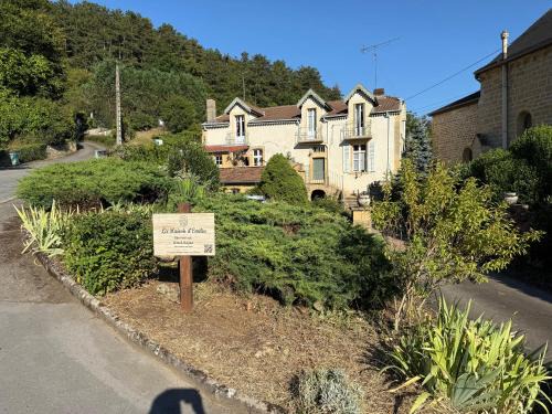 Viviers-sur-Chiers House | la maison d'Emilia verdure et murmure de l'eau