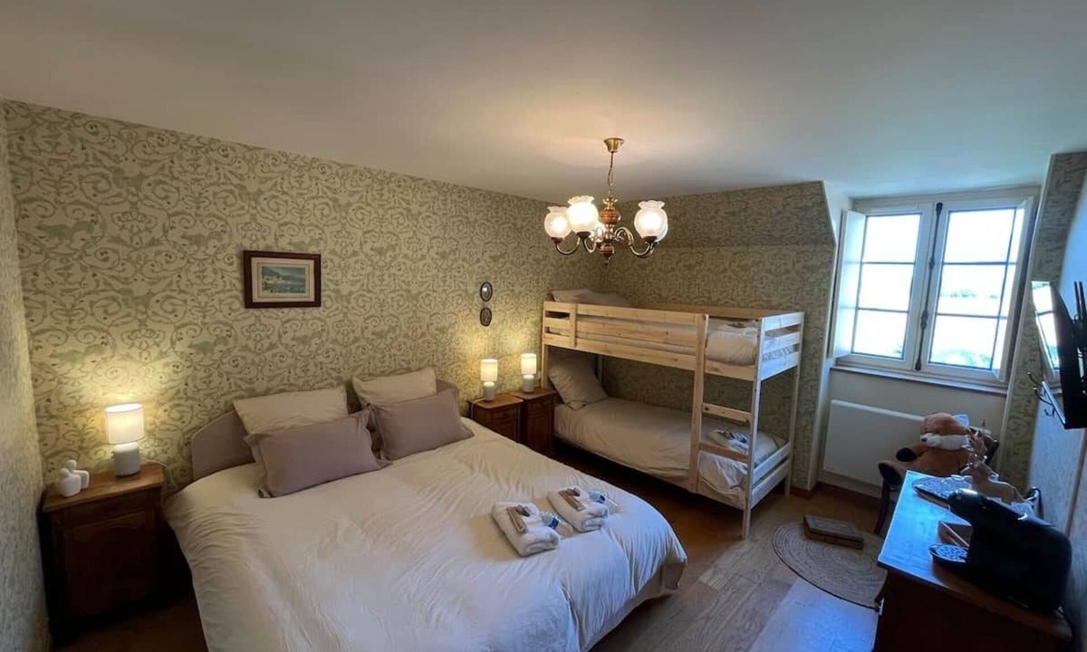 Saint-Remy-du-Plein Bed & Breakfast | La Maison d'Odette: the Squirrel room