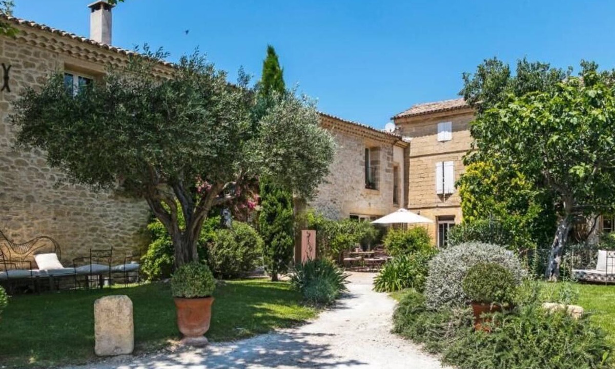 Collias House | La Maison de Léonie