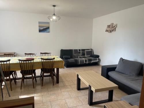 Grauves Apartment | La Maison des vendangeurs