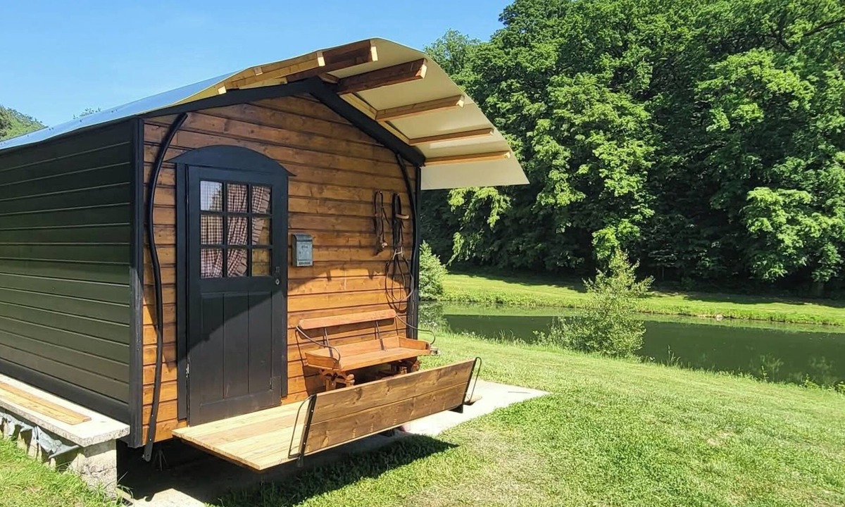 Chagny Cabin | "La Maison Nomade" vacation rental in a paradise-like setting. Woods. Ponds. Very quiet