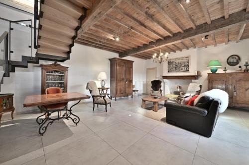 Capvern House | La maison Poulogne