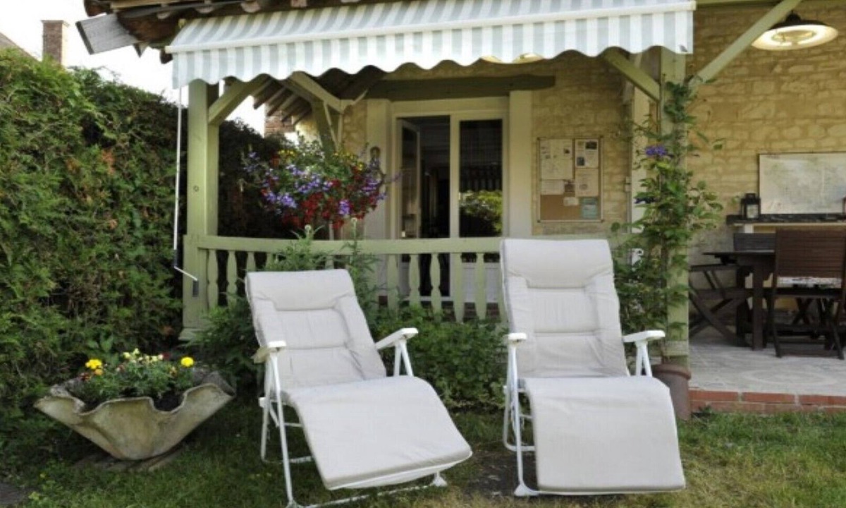 Eaux-Puiseaux House | La Salle de danse....3 stars, for 5 people
