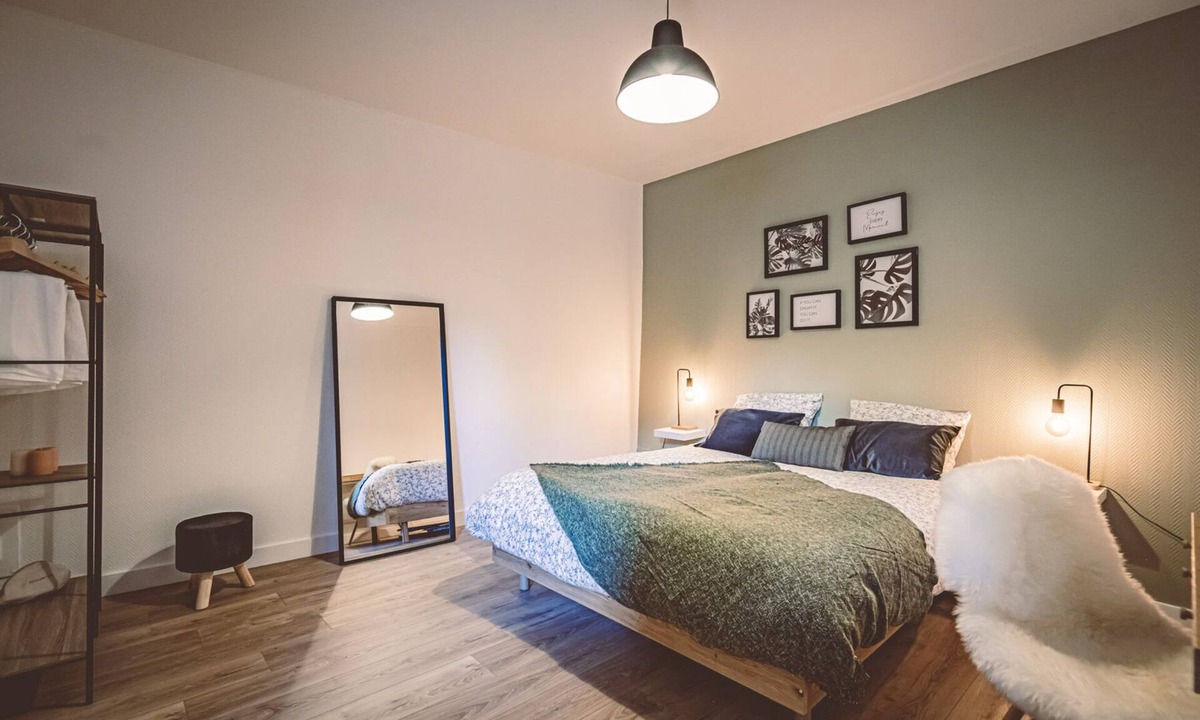 Reims Apartment | La Suite - Peaceful and close to the station