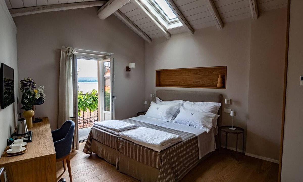 Belgirate Apartment | La Torre Belgirate - Luxury Rooms - Glicine