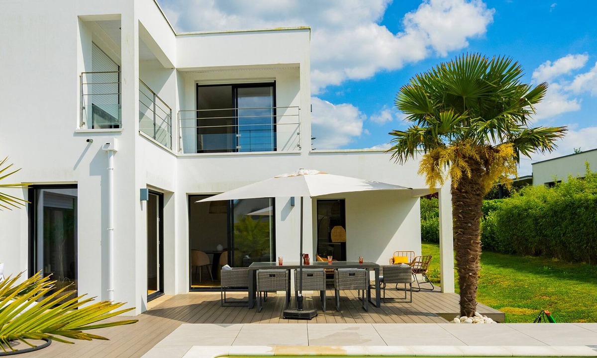 Concarneau Villa | "LA VILLA DE CARLA" 4 pers heated pool, beach and GR34 on foot Concarneau