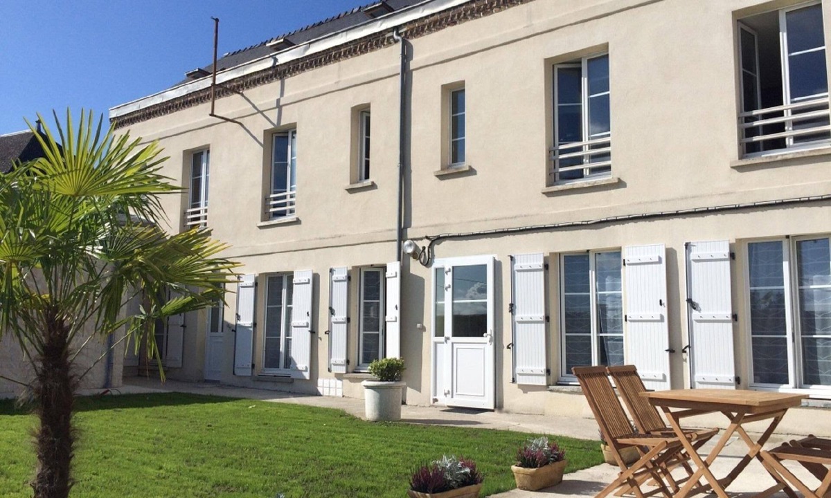 Laon Apartment | Laon - Duplex "Poppies" with Garden and Private Spa