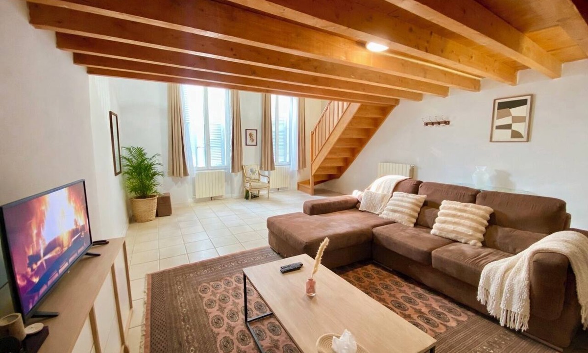 Faubourg Apartment | Large apartment in the heart of Nimes