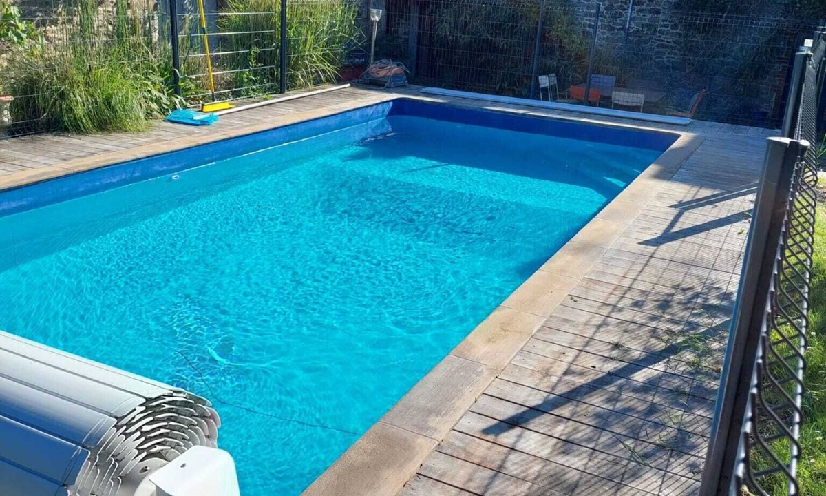Saint-Lormel House | Large family home with swimming pool
