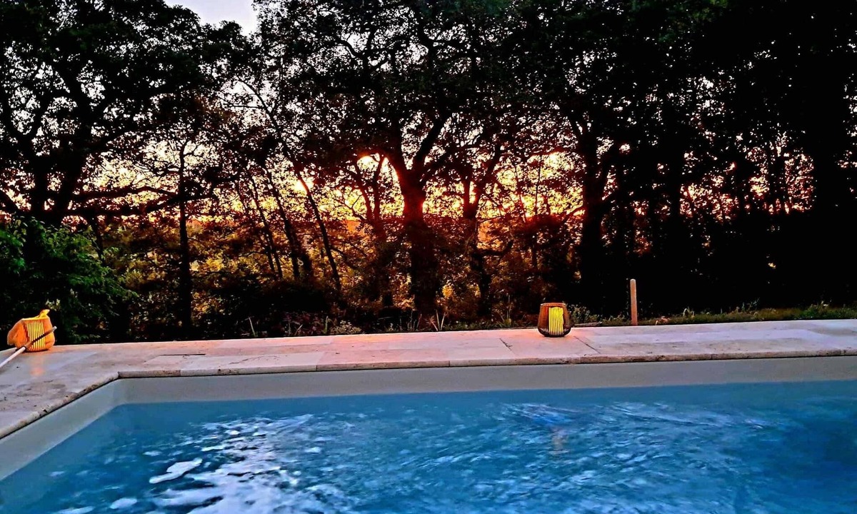 Sarrant House | Large stone gîte for 12 people, swimming pool and boules pitch.