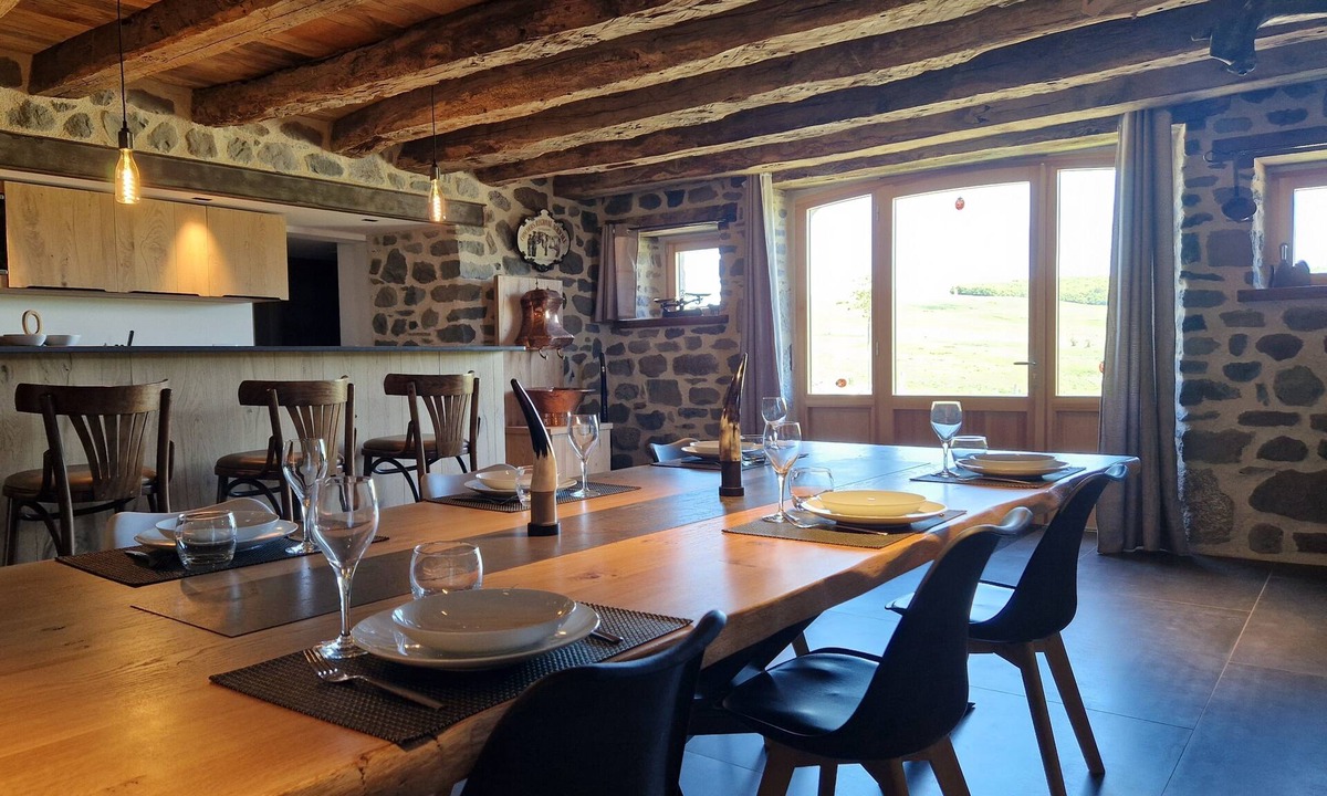 Laguiole Ski Chalet | Le Buron de Laguiole, peaceful setting on the Aubrac plateau, near Laguiole