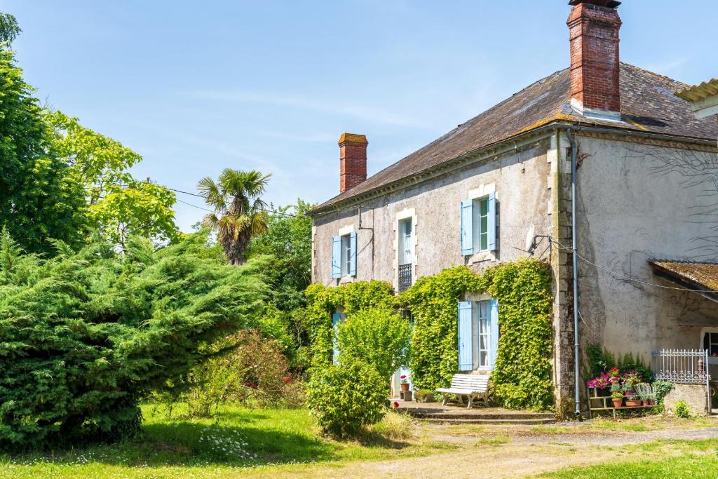 Poursiugues-Boucoue House | Le Caddet Maison Béarnaise