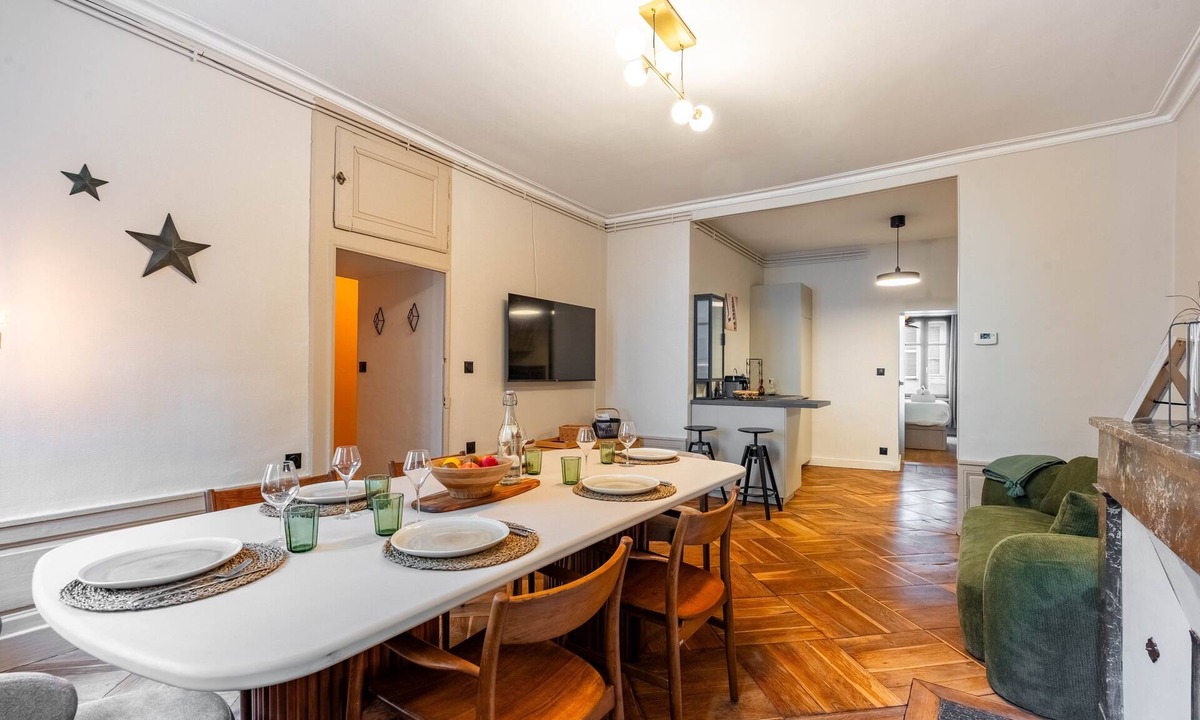Saint Nicolas - Charles III - Ville vieille - Trois Maisons - Leopold Apartment | Le Carrousel de Leopold - Proche Place Carnot