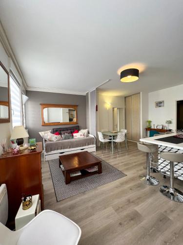 Saint Nicolas - Charles III - Ville vieille - Trois Maisons - Leopold Apartment | Le Central Victoria I - Central Point - 50m2