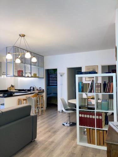 Saint Nicolas - Charles III - Ville vieille - Trois Maisons - Leopold Apartment | Le Central Victoria V -Central Point -55m2