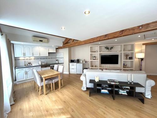 Lourdes House | Le Chalet - maison avec jardin et parking