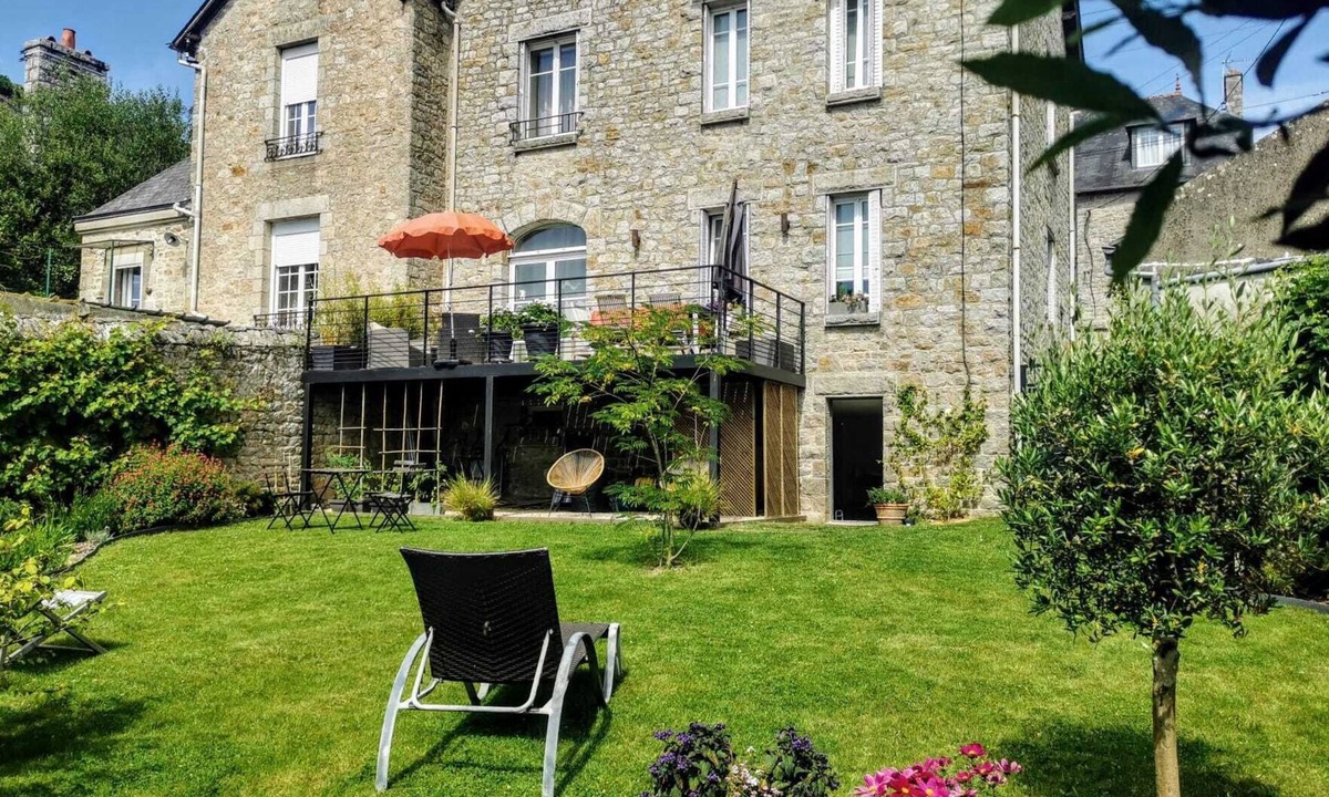 Dinan House | "Le Clos Lesage", charming house with garden, at the foot of the chateau