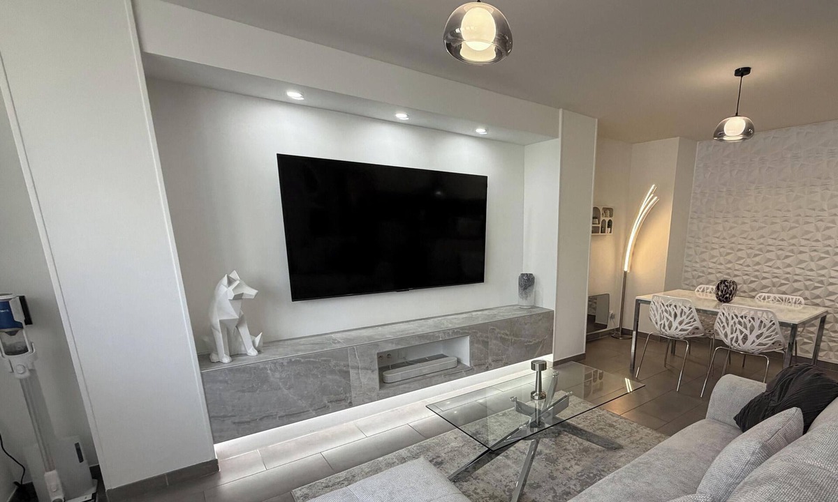 Troyes Apartment | Le Contemporain, 5 minutes from the station and city center