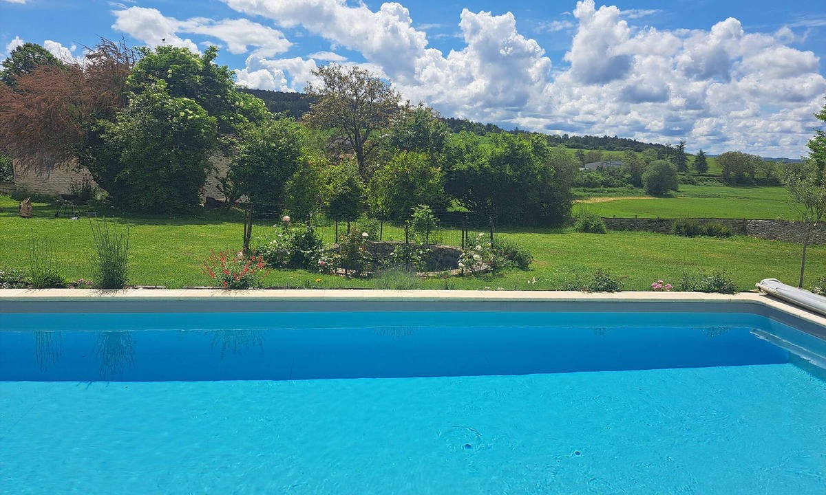 Stigny House | le domaine aux herbes folles