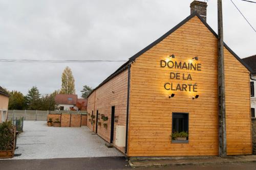 Venoy House | Le Domaine de la Clarté